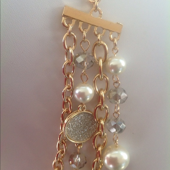 Gold, Pearls and Silver Layered neckless set . - Picture 6 of 7
